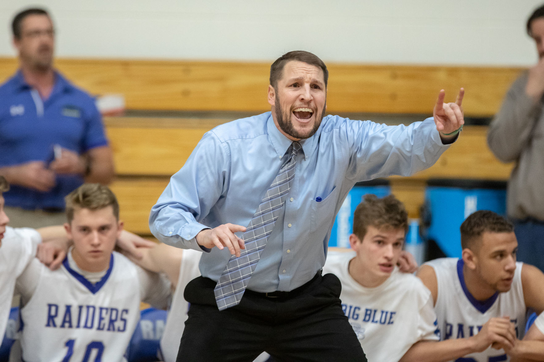 Stevens 52, Central 51